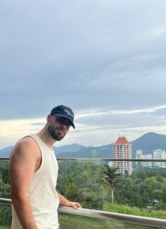 Hot Arabic 🥵 - Male escort in Dubai Photo 2 of 7