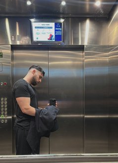 Hot Arabic 🥵 - Male escort in Dubai Photo 5 of 7