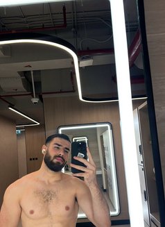 Hot Arabic 🥵 - Male escort in Dubai Photo 7 of 8
