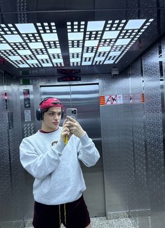 Hot Aris 🇪🇸 - Male escort in İstanbul Photo 12 of 12