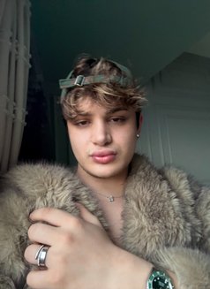 Hot Aris 🇪🇸 - Male escort in Riyadh Photo 15 of 16