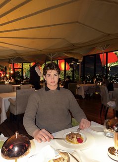 Hot Aris 🇪🇸 - Male escort in Riyadh Photo 13 of 13