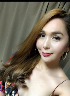 ROMANIAN PUZZY (Arrive now in New Delhi - escort in Guangzhou Photo 13 of 30