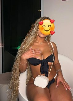 Hot Babe Angle - puta in Calangute Photo 1 of 5