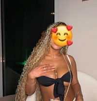 Hot Babe Angle - puta in Calangute Photo 1 of 5