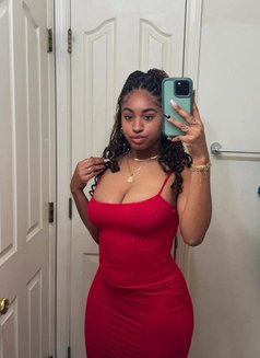 Hot Babe Sarah - puta in Kathmandu Photo 1 of 4