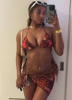 Hot Babe Sarah - puta in Kathmandu Photo 2 of 4