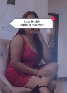 Hot bhabhi misstrs Nishu online services - escort in New Delhi Photo 2 of 3
