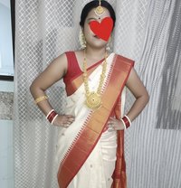 Hot bitch misstres (cam & meet ) - puta in New Delhi Photo 26 of 27