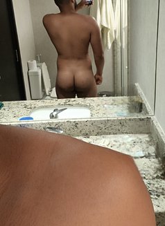 Hot Boy - Acompañantes masculino in Dubai Photo 1 of 2