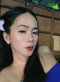 hot carmina - Acompañantes transexual in Manila Photo 4 of 4