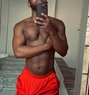African boy - Acompañantes masculino in Riyadh Photo 2 of 8