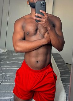African boy - Male escort in Riyadh Photo 3 of 8
