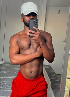 African boy - Male escort in Riyadh Photo 4 of 8