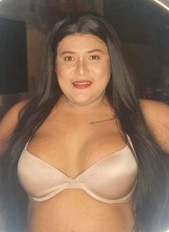 Hot Chubby - Transsexual escort in Manila Photo 3 of 4