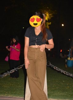 Hot & Classy Shreya Limited Days - puta in Gurgaon Photo 1 of 5