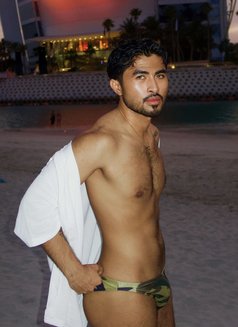 HOT ENRIQUE - Male escort in Dubai Photo 1 of 19