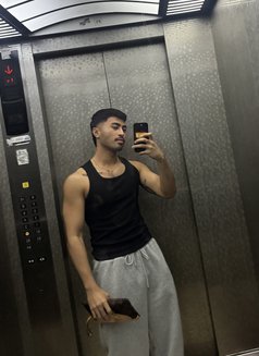 HOT ENRIQUE - Acompañantes masculino in Dubai Photo 4 of 6