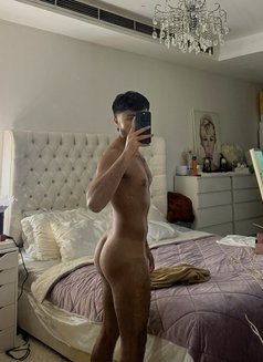 HOT ENRIQUE - Acompañantes masculino in Dubai Photo 6 of 6