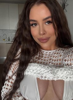 Hot Escort Audrey - escort in Dubai Photo 16 of 18