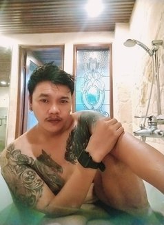 HOT GAY MASSGE BALI - Male escort in Bali Photo 7 of 8