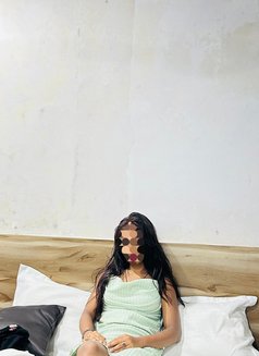 Hot Girl Available in Hyderabad - puta in Hyderabad Photo 2 of 4