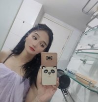 hot girl in town - escort in Manila