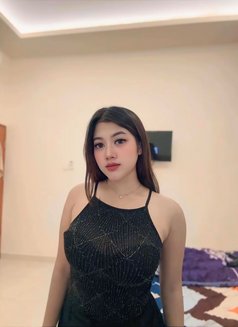 Hot Girl Keysa - puta in Bali Photo 2 of 6