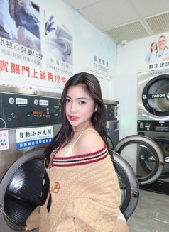 Hot Girl Nini - puta in Singapore Photo 24 of 28