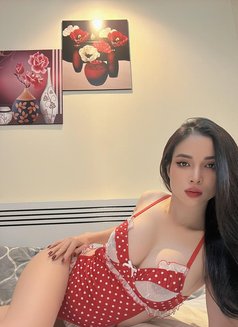 Hot Hot Hot Ms. Taylor - escort in Ho Chi Minh City Photo 2 of 5