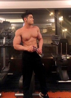 HOT Hung Man Available in Dubai! - Male escort in Dubai Photo 1 of 6