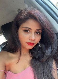 Hot Indian Actrss Kavya - puta in Doha Photo 5 of 6