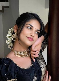 Hot Indian Actrss Kavya - puta in Dubai Photo 3 of 8