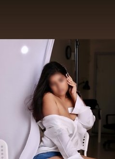Independent hot Indian model last day dx - escort in Dubai Photo 2 of 13