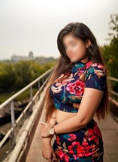 Independent hot Indian model last day dx - escort in Dubai Photo 5 of 13