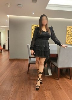 Hot Indian Sexy Chubby Girl - puta in Dubai Photo 2 of 8