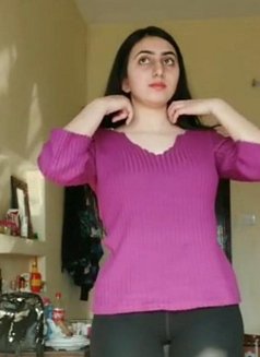 Hot Kirti - puta in Mumbai Photo 3 of 4