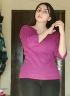 Hot Kirti - puta in Mumbai Photo 4 of 4