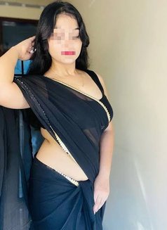 Hot Kochi Hameetha 8" Big Cock Shemale - Acompañantes transexual in Kochi Photo 2 of 7