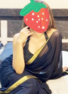 Hot Kochi Hameetha 8" Big Cock Shemale - Acompañantes transexual in Kochi Photo 3 of 7