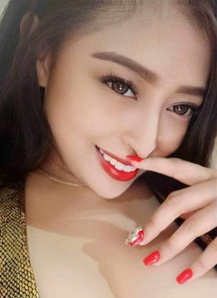 Hot Lavina - escort in Singapore Photo 2 of 5