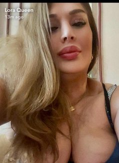 Hot Lovely - puta in Al Manama Photo 2 of 2