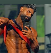 Sensual body t body massage - Acompañantes masculino in Muscat