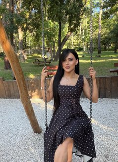 Hot Misterss Xxl Trans - Transsexual escort in Doha Photo 2 of 6