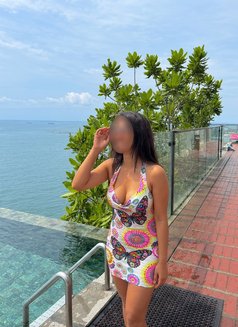 "SHERIL FERNANDO" Hot Modeling Girl - escort in Colombo Photo 5 of 9