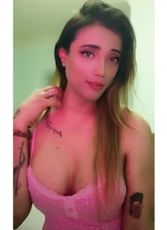 Hot Niki - Acompañantes transexual in New Delhi Photo 17 of 17