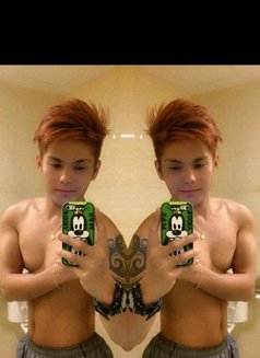 Hot Pinoy in Town - Male escort in Singapore Photo 2 of 6