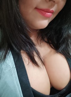 Hot Priya ( Cam and Meeting ) - escort in New Delhi Photo 3 of 4