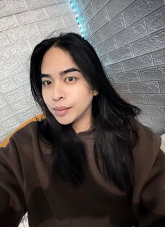 Hot Queen - Transsexual escort in Abu Dhabi Photo 5 of 5