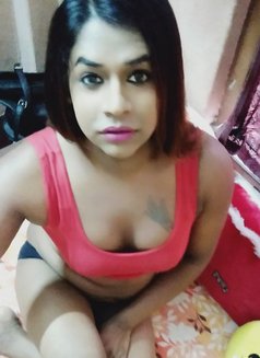 Hot Ree - Transsexual escort in Kolkata Photo 1 of 2